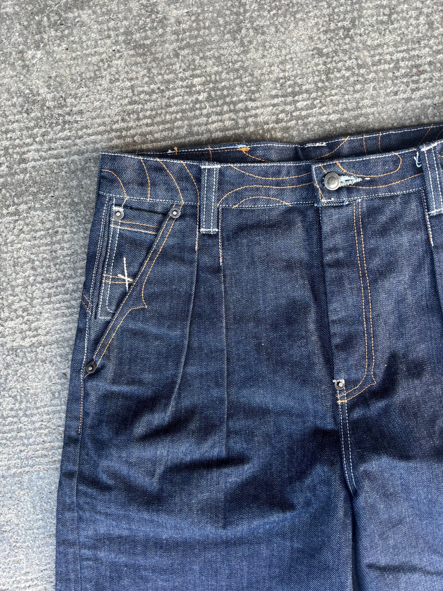 HIVE.MENTALITY Salvation Jorts